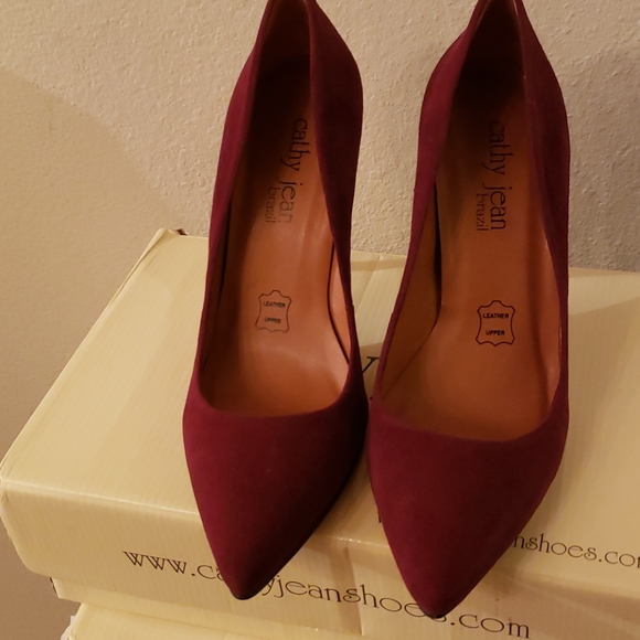 Shoes - Picture 2 of 2